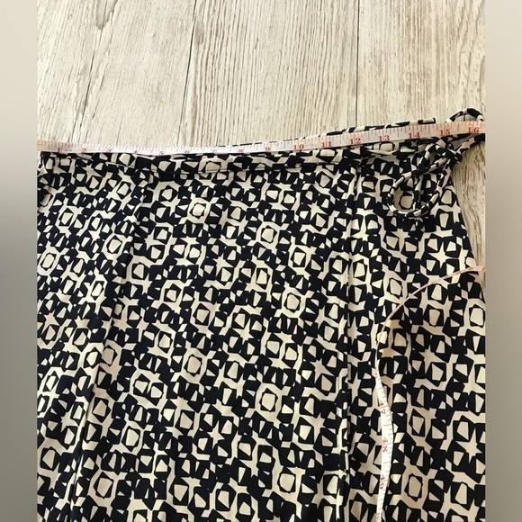 Sigrid Olsen Vintage Wrap Skirt Navy / Cream Geometric Print size M - Picture 8 of 12